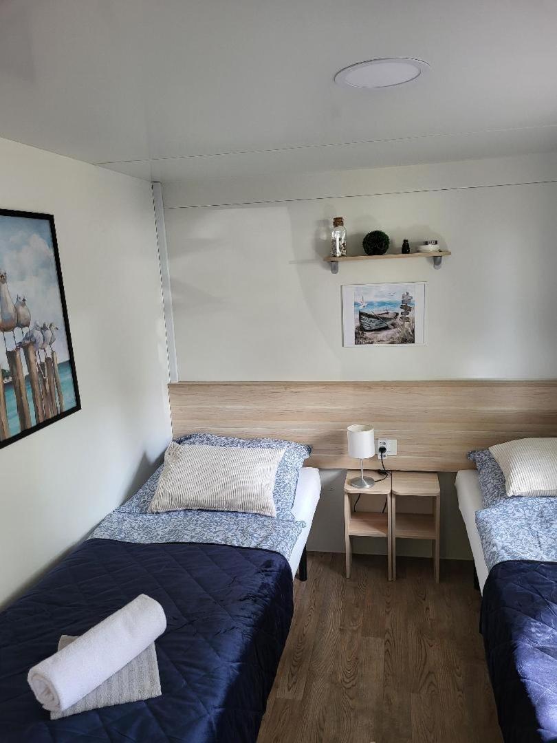 Mobilheim Andrea Wunderschoene Ferienwohnung Direkt Am Meer เยเซรา ภายนอก รูปภาพ