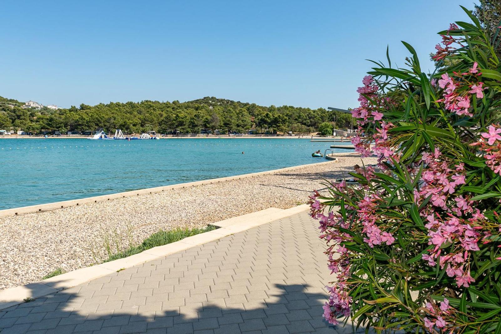 Mobilheim Andrea Wunderschoene Ferienwohnung Direkt Am Meer เยเซรา ภายนอก รูปภาพ
